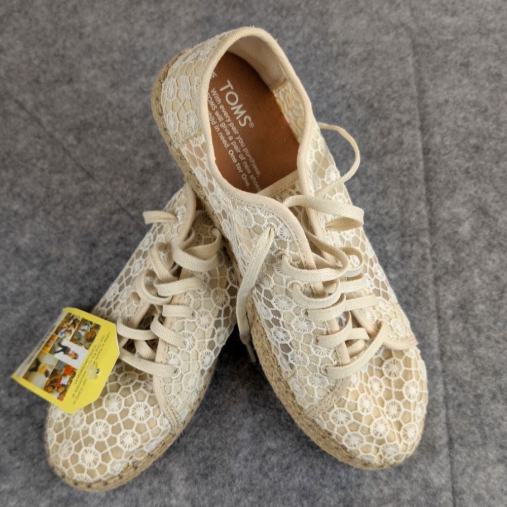 Toms Lena Shoes 8.5  Cream Lace Up Espadrilles with Mesh Lace Comfort Soles Cute
